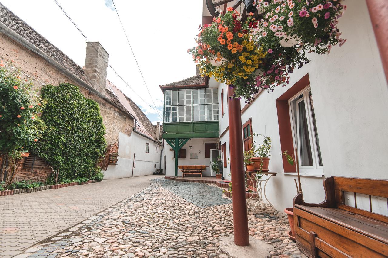Guesthouse Casa Baciu Сібіу Екстер'єр фото
